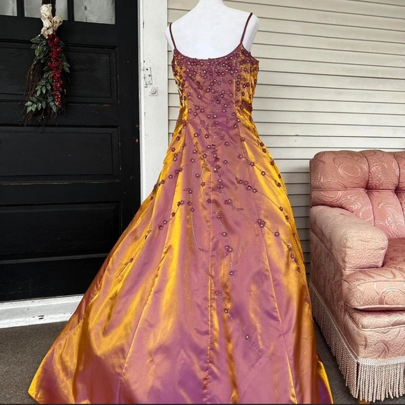 Cache hand beaded vintage gown! - Picture 6 of 6